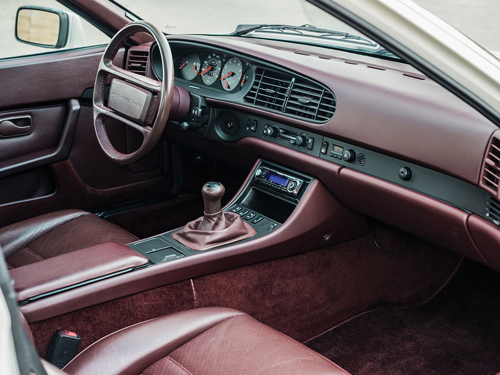 1985 Porsche 944 Interior