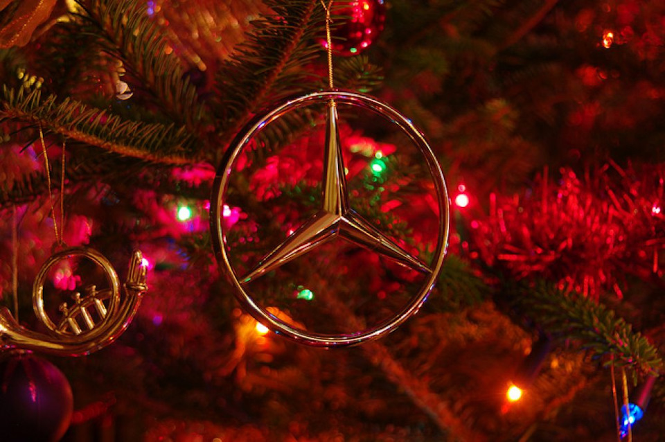Новогоднее Поздравления От Mercedes