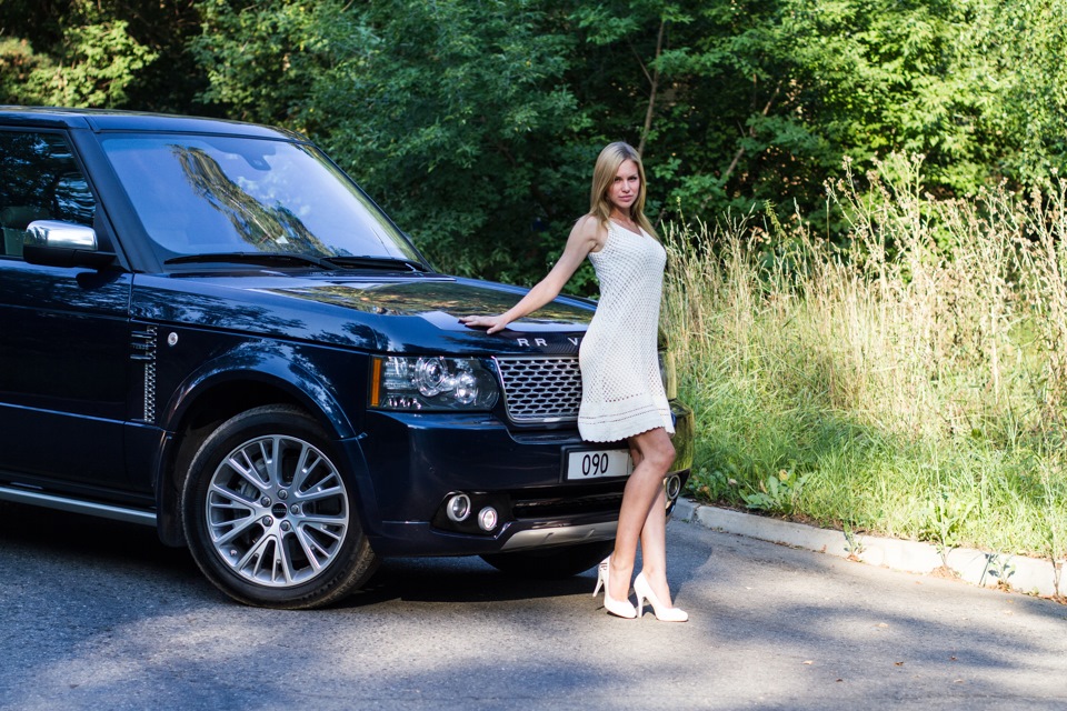 Kim K Range Rover