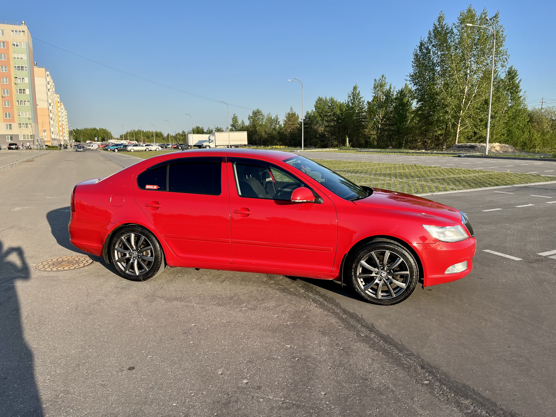 Новые колеса на лето Skoda Octavia A5 Mk2 1 6 л 2011 года