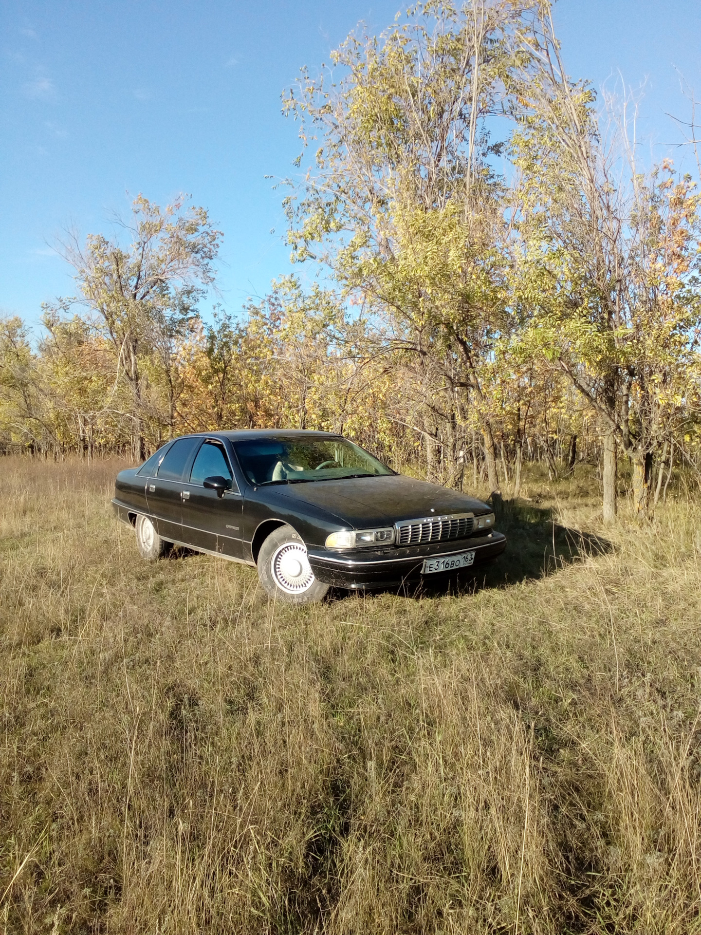 меж тем осень пришла Chevrolet Caprice 4G 5 л 1992 года просто