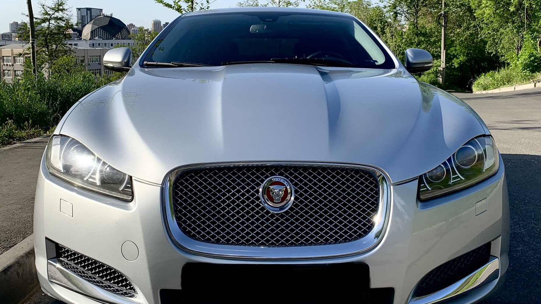 Jaguar Xf G Rhodium Silver Drive