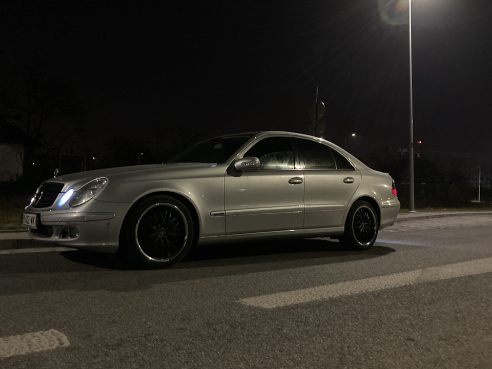 Mercedes Benz E Class W