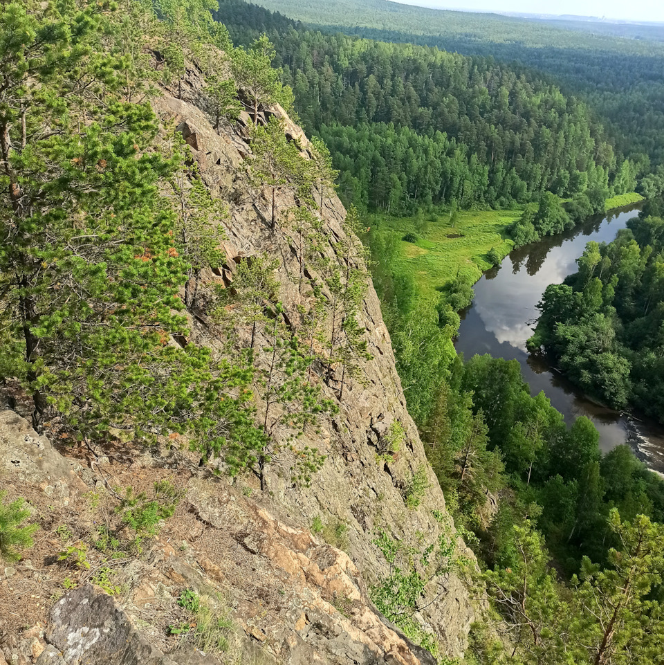 Медведь камень фото