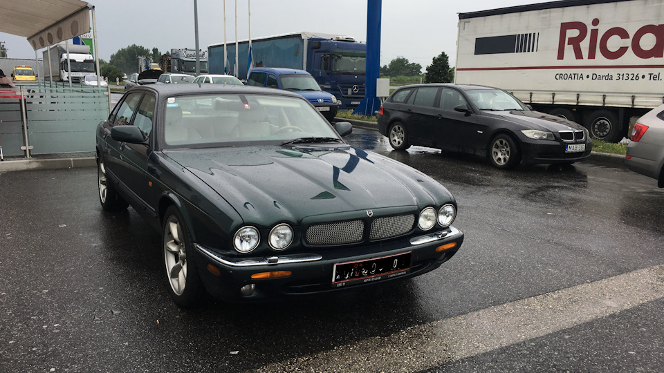 Jaguar Xjr X X