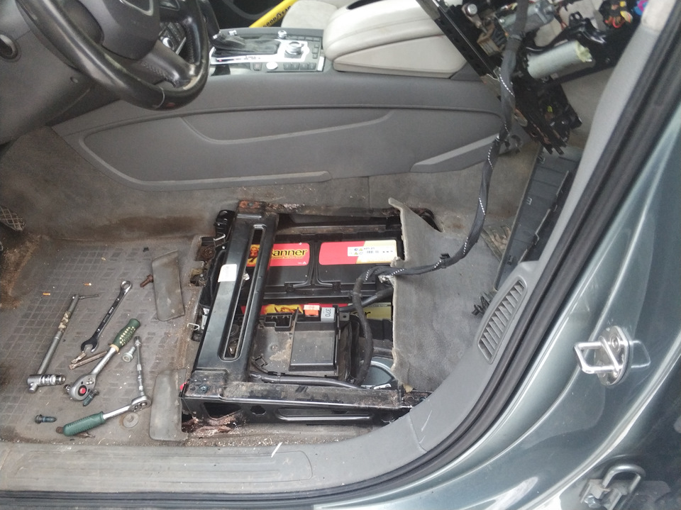 Audi Q8 Battery Replacement