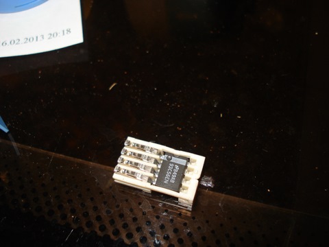 a2e0f28s-480.jpg