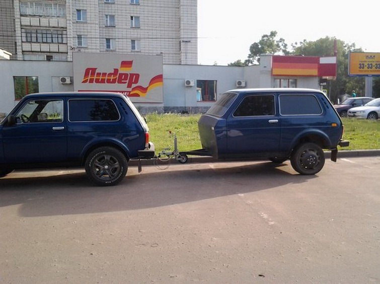 Прицеп из машины Прицеп из машины