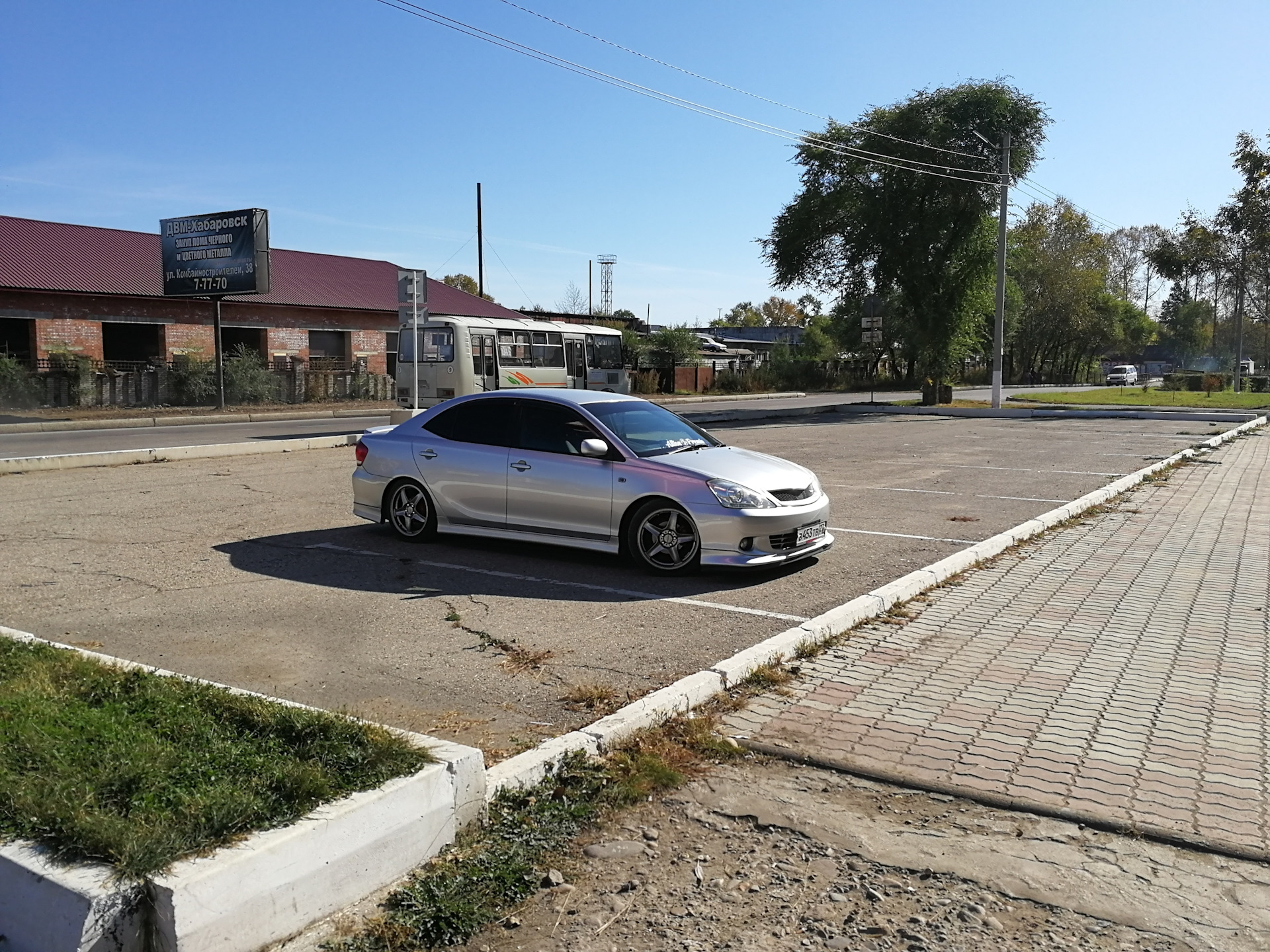 усилок kicx 5 300 мне в тачку Toyota Allion T240 1 5 л 2002 года