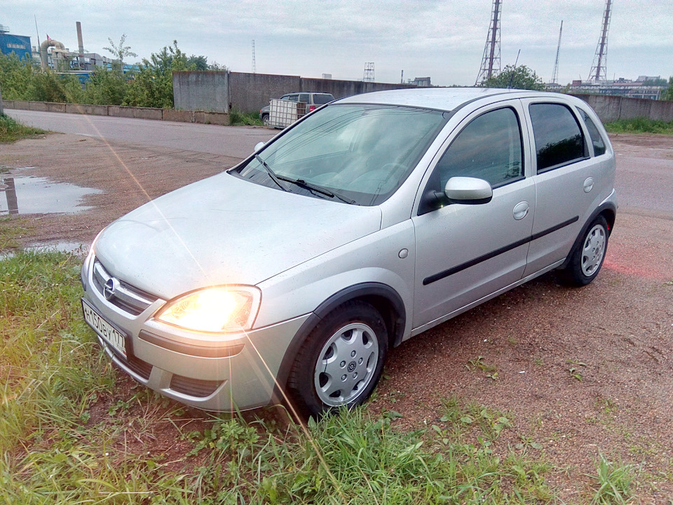 Всю жизнь мечтаю но не в машине нахер аквариум Opel Corsa C 1 4