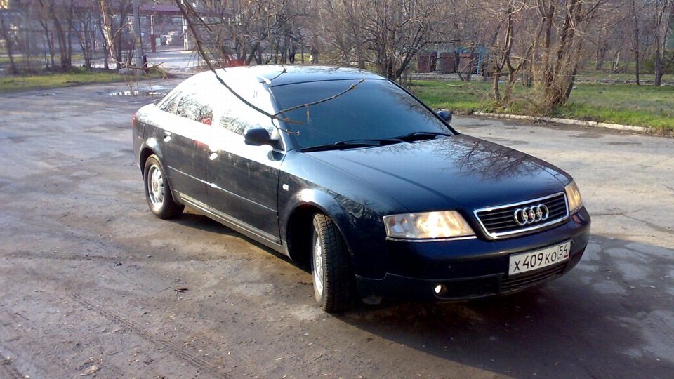 Плановая замена масла в ДВС Audi A6 C5 2 4 л 1998 года плановое