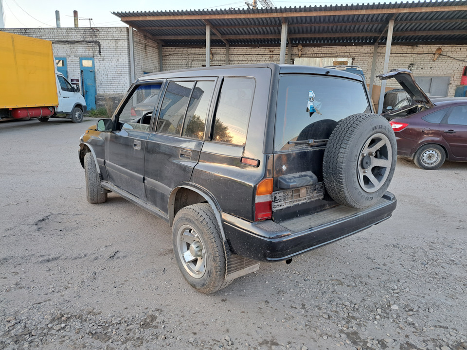 В РАЗБОРЕ Suzuki Vitara Escudo Chevrolet Geo Tracker на Chevrolet