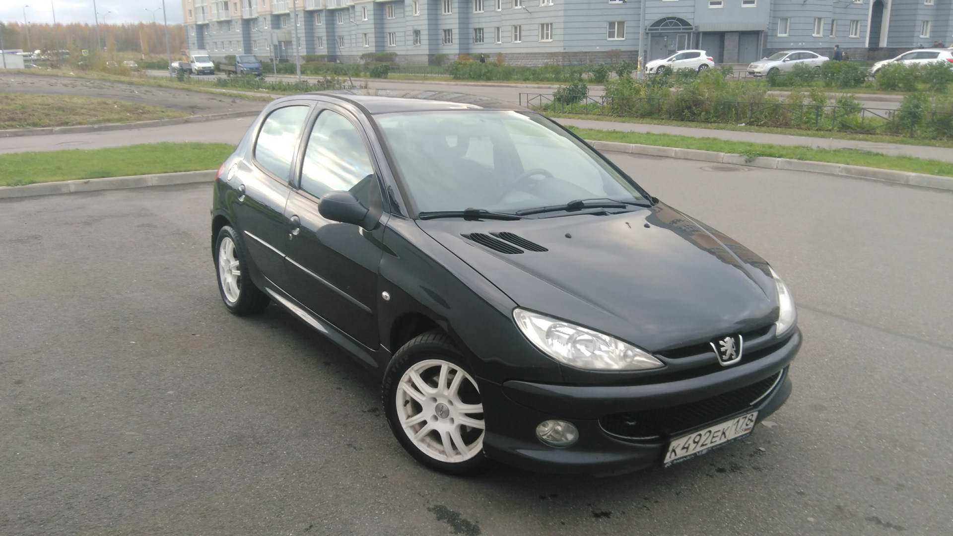 Peugeot 206 1 6 бензиновый 2006 на DRIVE2