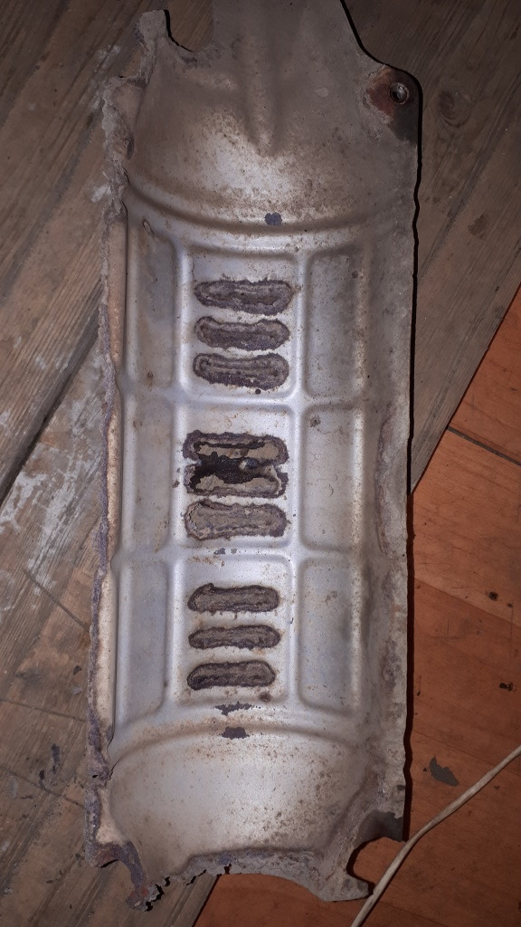 Защита катализатора. Защита каталитического блока путанкой. Защита катализатора. Кожух катализатора прадо 120. 4.