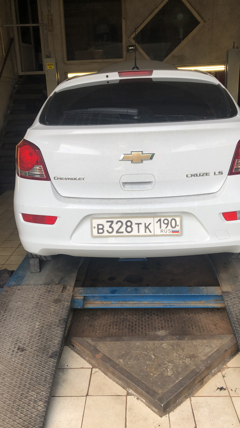 Установка пламегасителя 1,6 — Chevrolet Cruze Hatchback, 1,6 л., 2012 ...