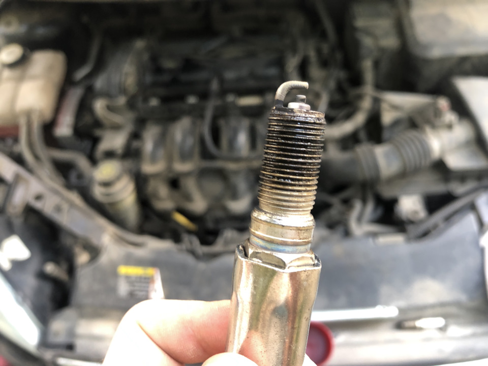 Течет прокладка клапанной крышки, машина дергается. — Ford Focus II ...