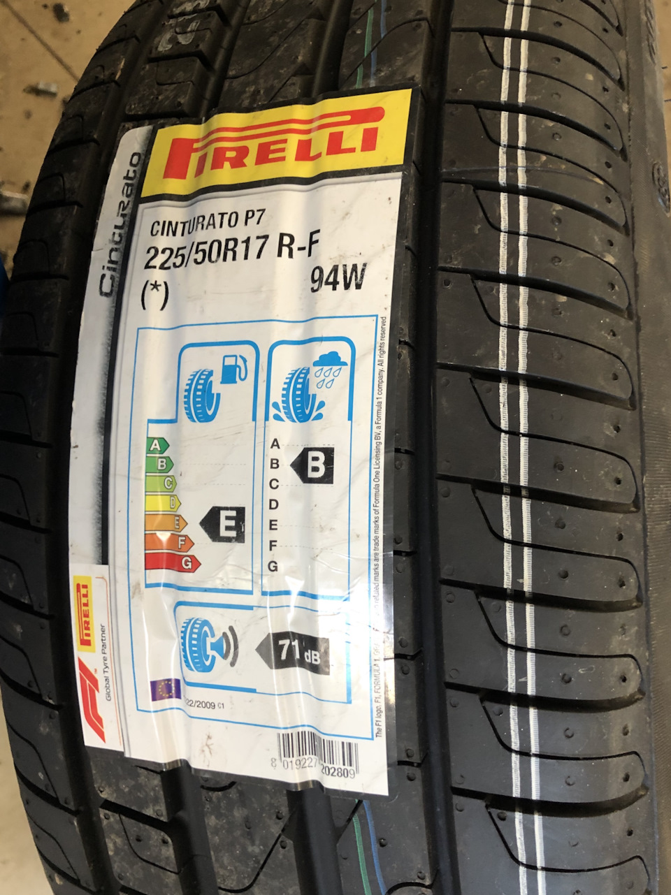 Pirelli energy 225 50 r17. Ин 7 шин.