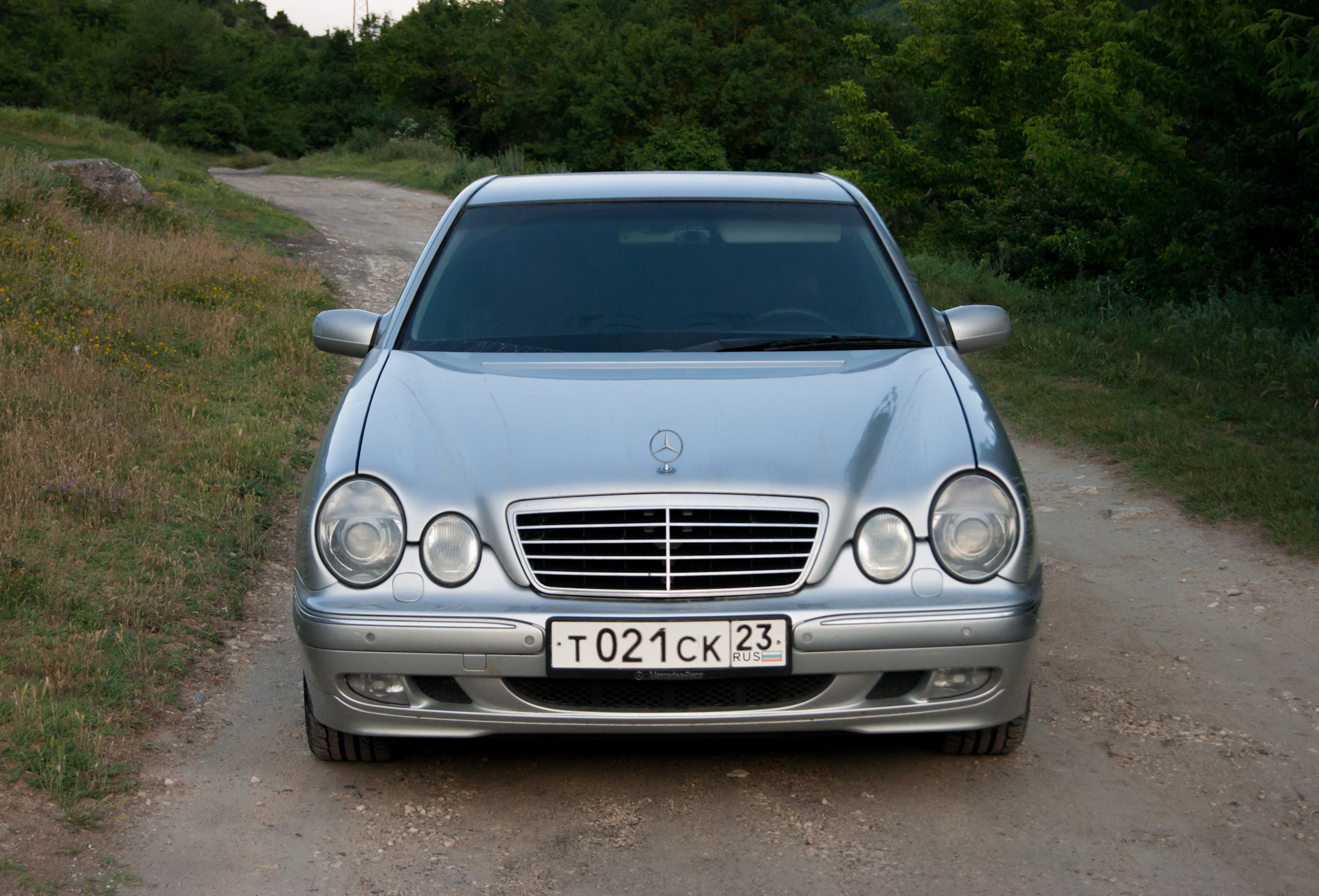 Mercedes Benz очкарик