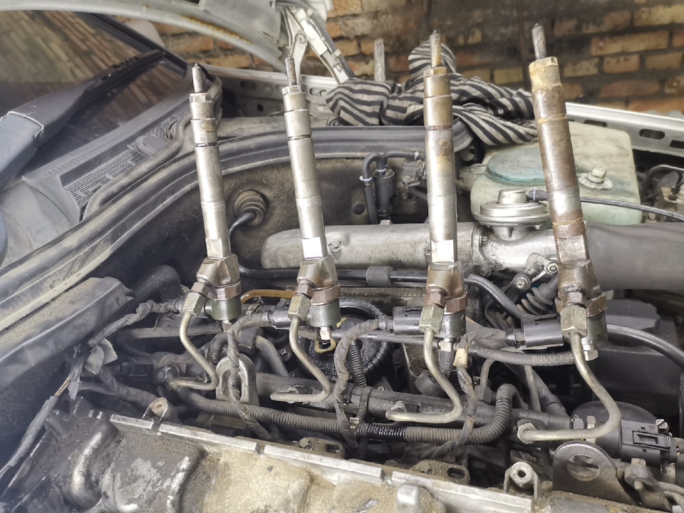 0AAAgKRjeA 960 мокрые форсунки дизель в чем причина