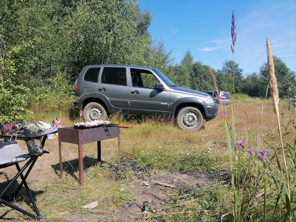 Загорает — Chevrolet Niva (1G)