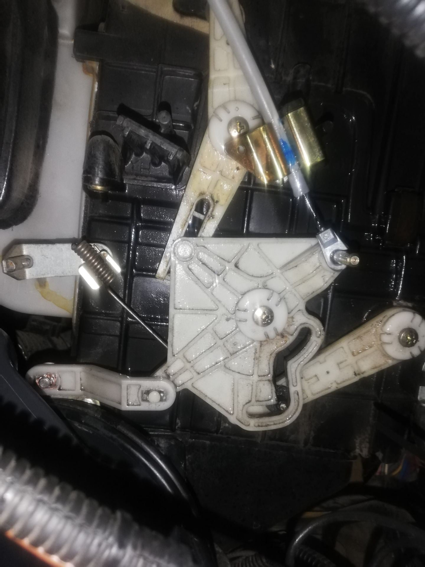 Короб заслонок, а что это значит… — Toyota Lite Ace, 2 л, 1993 года ...