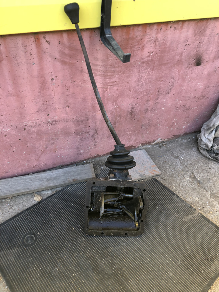 Крышка кпп УАЗ на УАЗ 3151, УАЗ 31512, УАЗ 31514, УАЗ 31519, УАЗ 469. Б ...