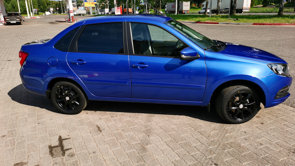 Сравнение Гранты 2021 и Калины кросс 2015 — Lada Гранта (2G) FL, 1,6 л ...