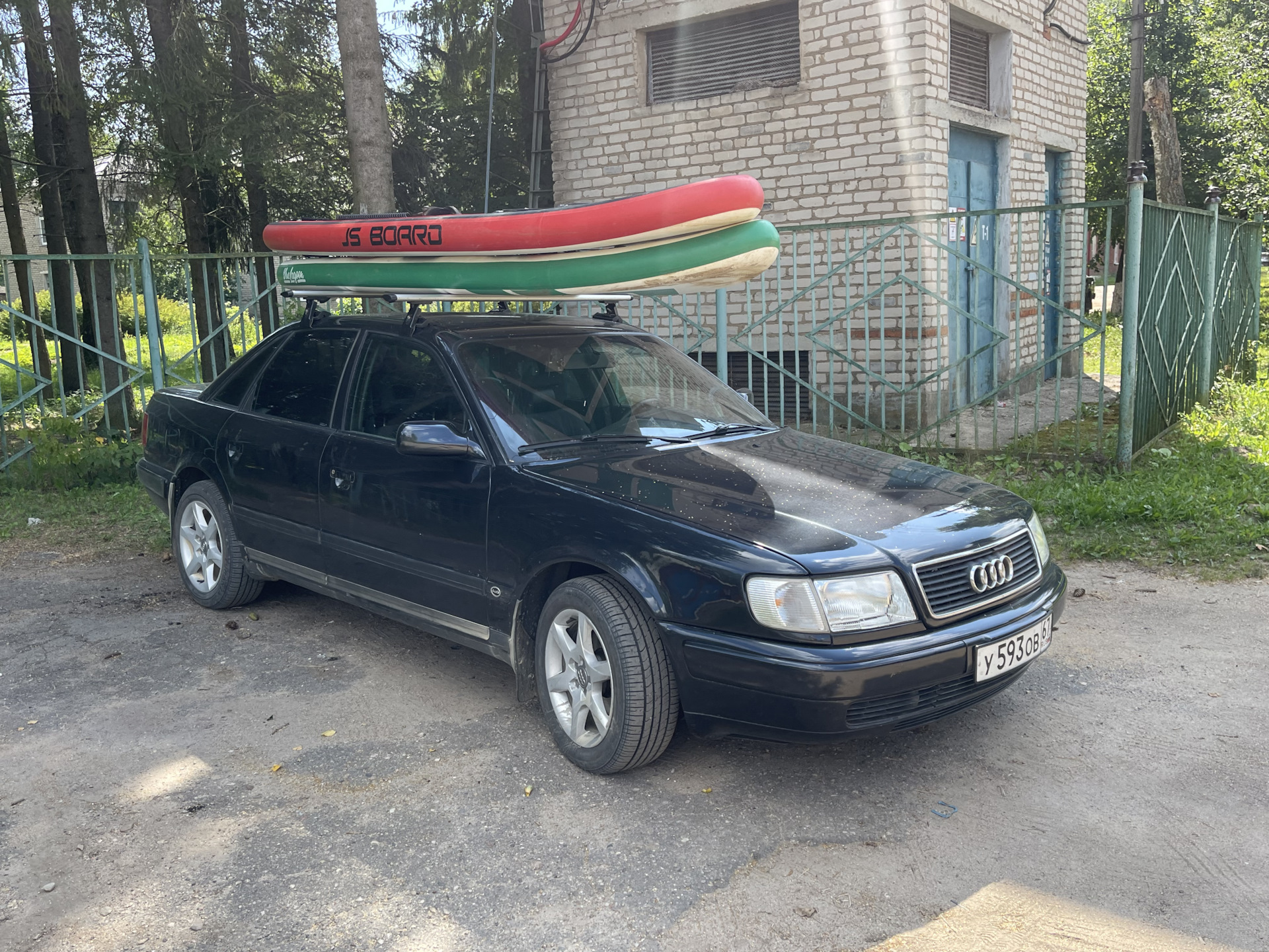 Багажник на крышу ауди 100 с3. Ауди 80 б3 1. Крыша ауди 100. Крыша ауди 100. Крыша ауди 100.