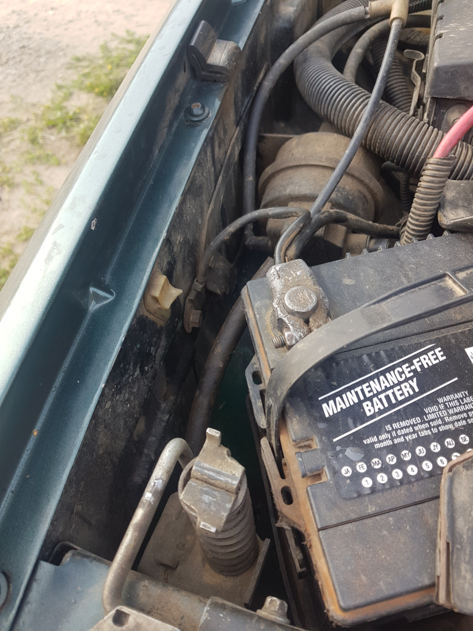Крепление упора капота. — Jeep Cherokee (XJ), 4 л, 1990 года | своими ...