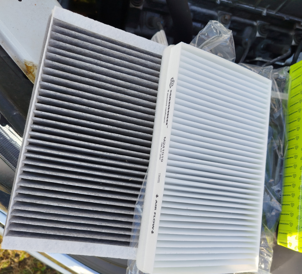 На салонном почти нет масора — Lada Гранта Лифтбек (2G)