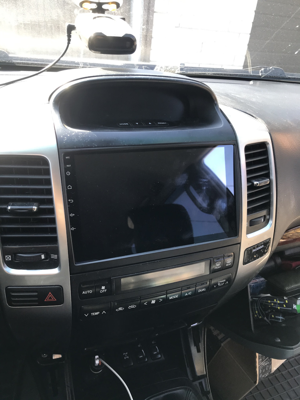 Магнитола в прадо 95. Гу прадо 120. Замена магнитолы прадо. Toyota prado 150 2011 штатное мультимедиа. Магнитола на прадо 150 2011 года.