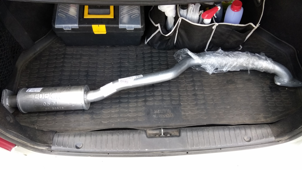 Замена глушителя приемной трубы с гофрой — Chevrolet Lacetti Sedan, 1,6 ...