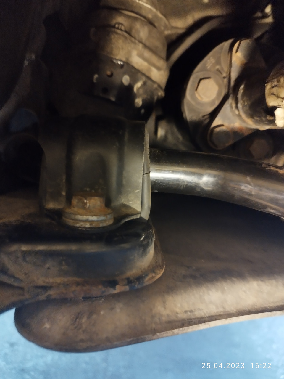 Тяга стабилизатора поперечной устойчивости. — BMW X5 (E53), 3 л, 2005 ...