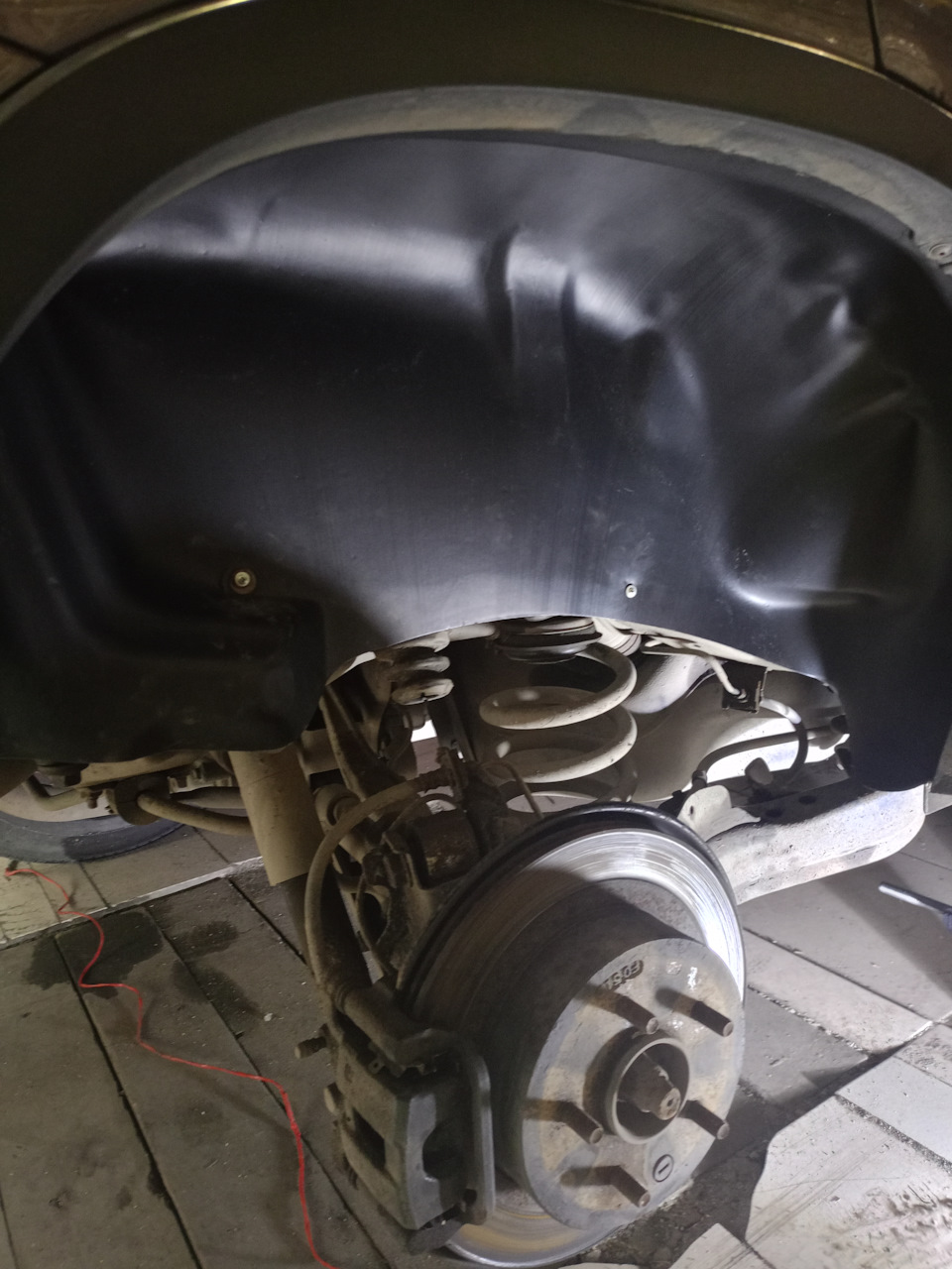 Задние подкрылки — Nissan X-Trail II (t31), 2,5 л, 2008 года ...