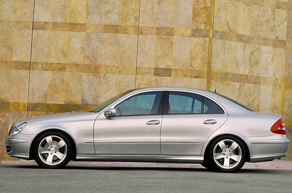 Mercedes Benz e320 w211