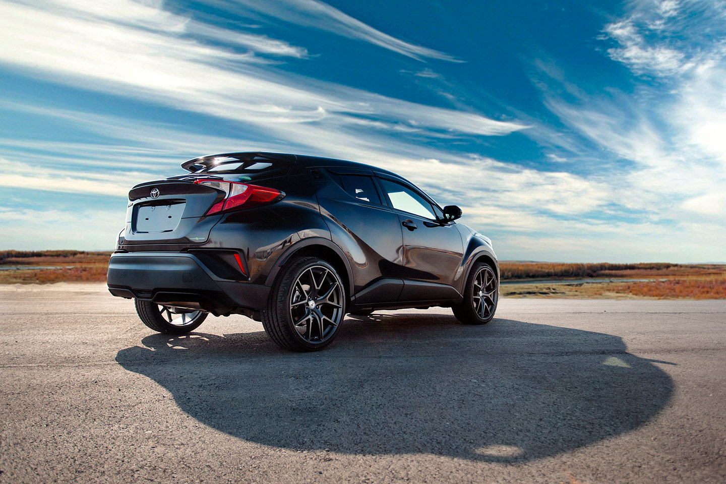 Toyota fight. Toyota c-HR r18. Toyota c-HR r19. Колеса Toyota Chr. Toyota Chr диски.