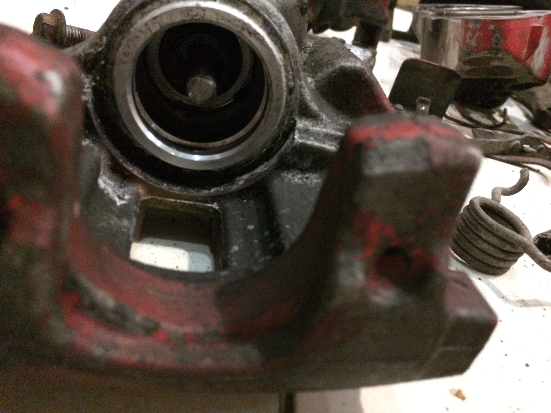 Как разобрать суппорт. Суппорт honda civic 4d. Суппорт тормозной хонда срв рд1. Bosch суппорт тормозной задний. Разборка суппорта с электронным ручником мазда cx-5.