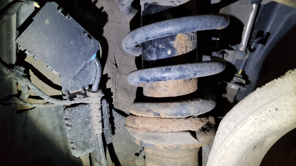 Нижний виток сломан — BMW X5 (E70)