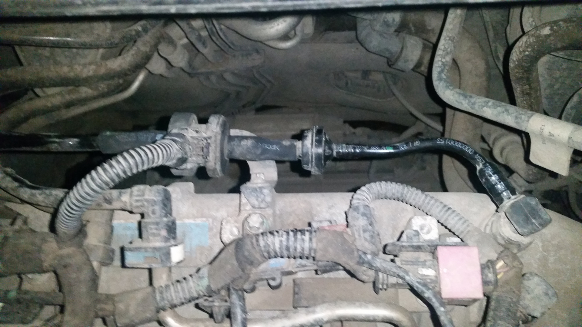 Замена топливоиспарительного клапана бака — Opel Astra J, 1,6 л, 2011 ...