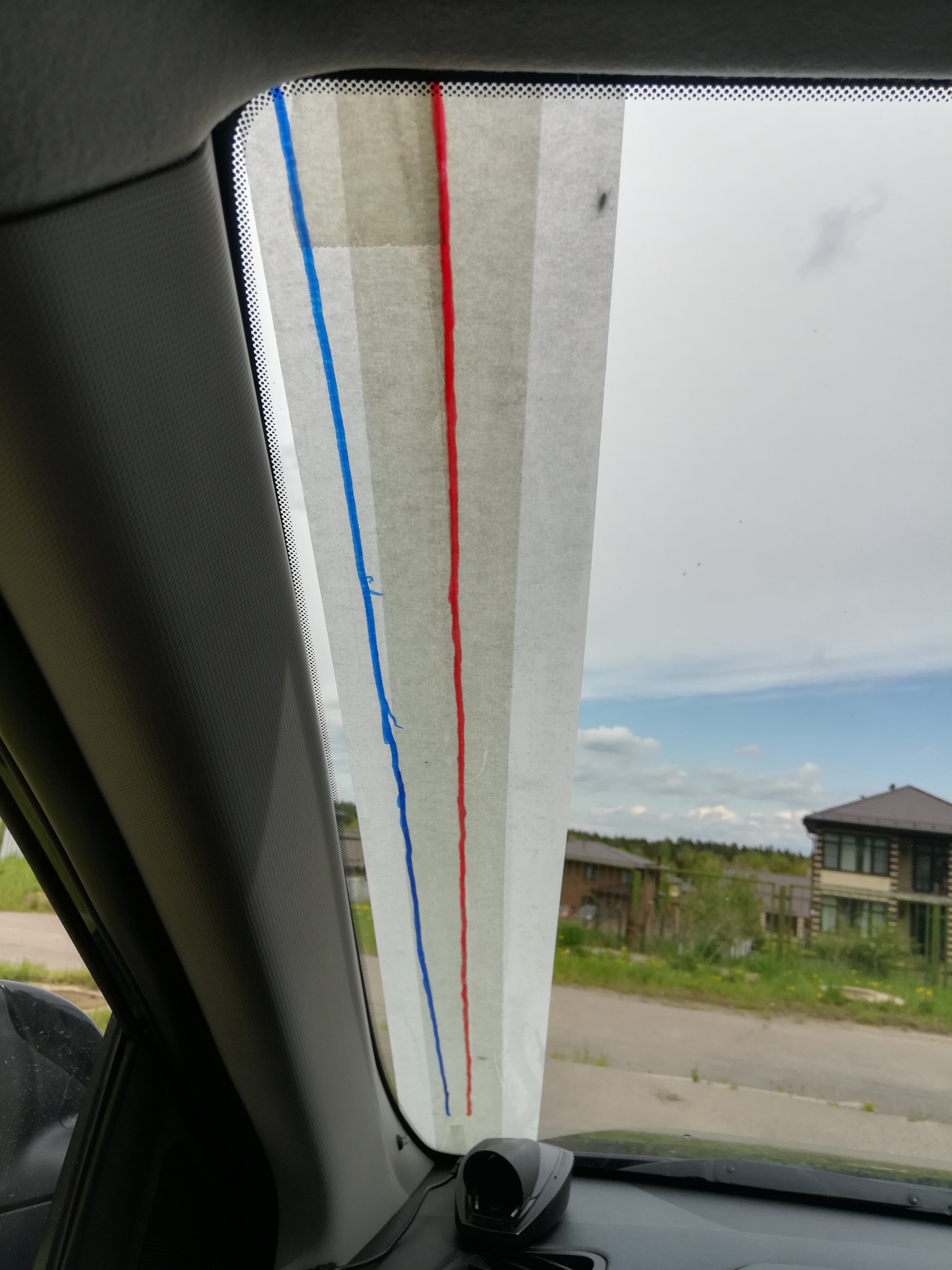 Крышка салонного фильтра хендай солярис. Хендай солярис запотевают стекла. Потеют стекла хендай солярис. Потеют стекла задних дверей 2190. Запотевают стекла солярис.