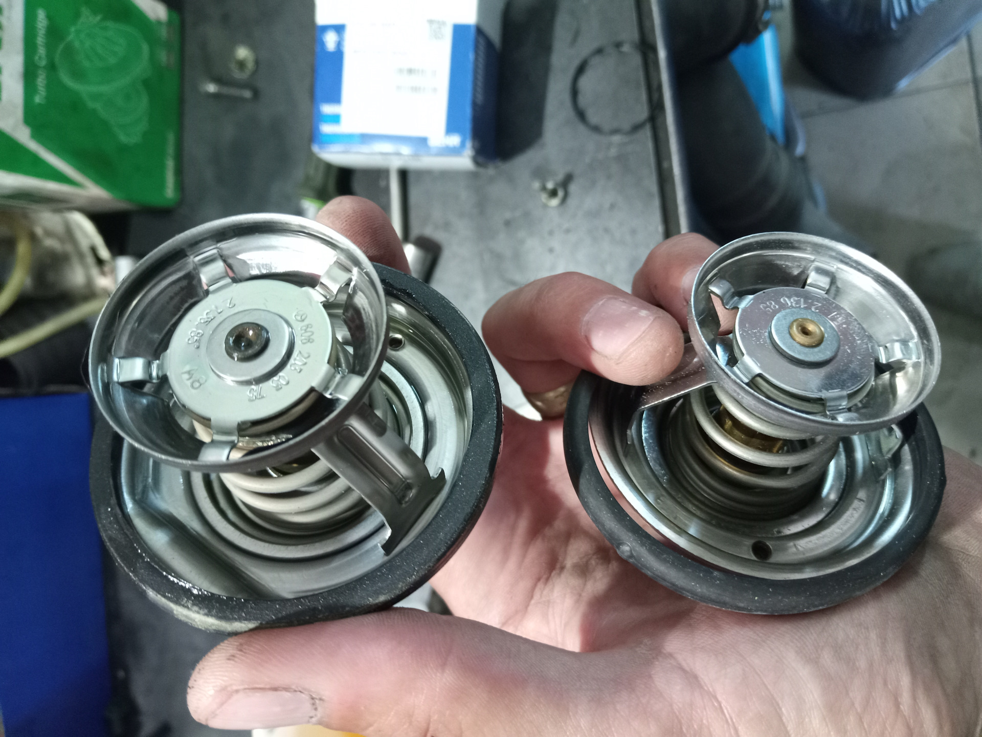 5 dci. термостат крайслер себринг 2. Thermostat nis 220216. два термостата. термостат renault 8200709142.