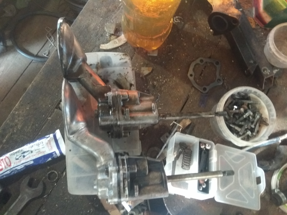 При сравнении они выглядят очень похоже — Lada 2120 Надежда