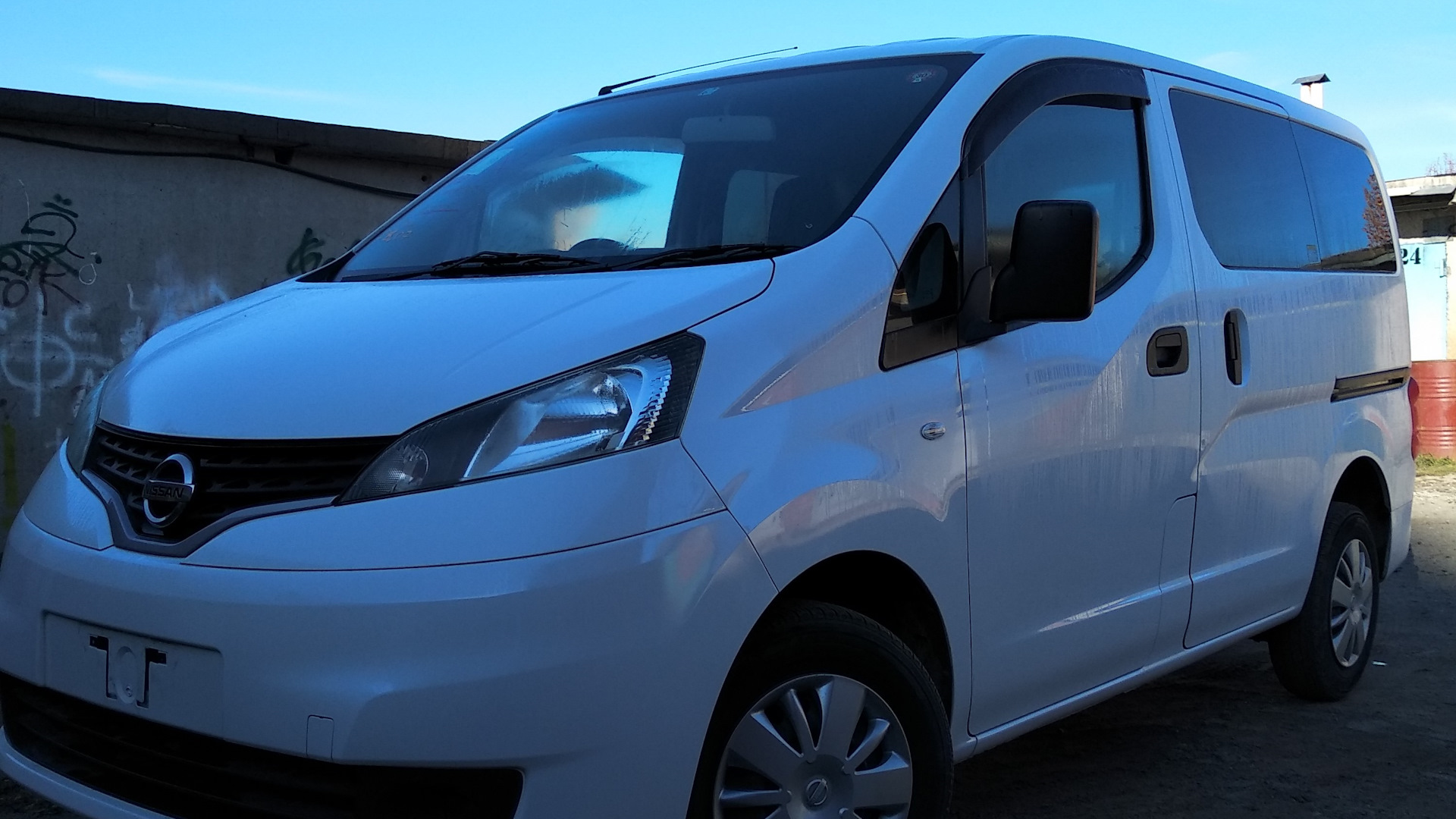 Продажа Nissan NV200 2018 (бензин, АКПП) — с историей обслуживания —  DRIVE2.RU