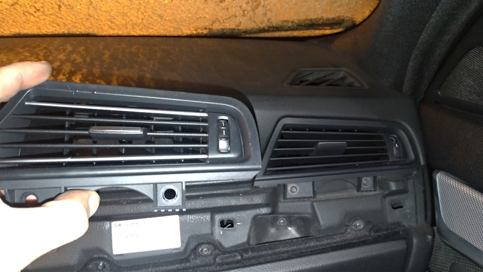 Замена дефлекторов на хромированные — BMW 5 series (F10), 3 л, 2011 ...