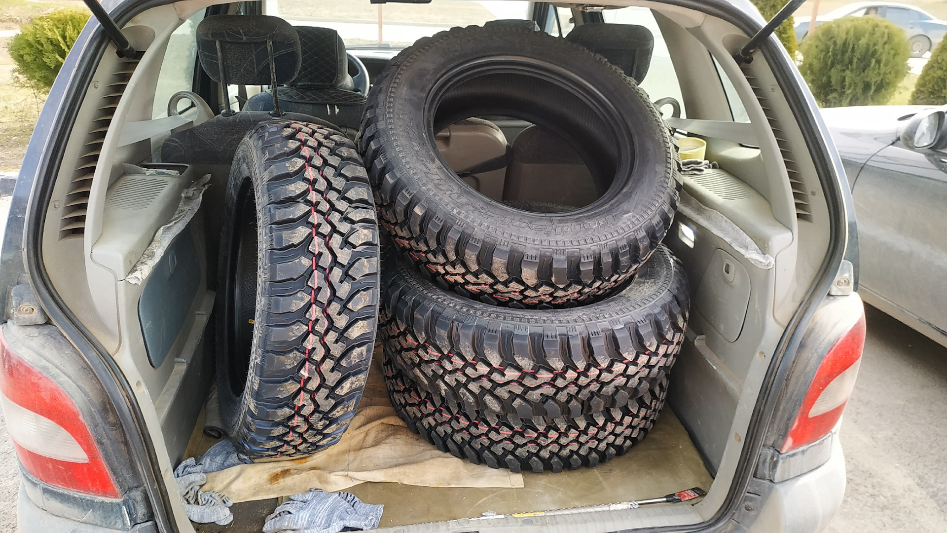 Кордиант 205 70 r16. Cordiant off Road 205/70 r16. Шевроле Нива на резине 205/70-16. Cordiant off Road r16 Нива. Шевроле Нива на Кордиант офф роуд 205 70 15.