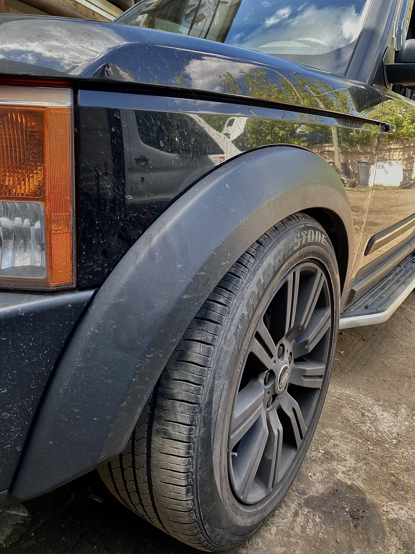 #81 Черные колесные гайки — Land Rover Discovery III, 2,7 л, 2008 года ...