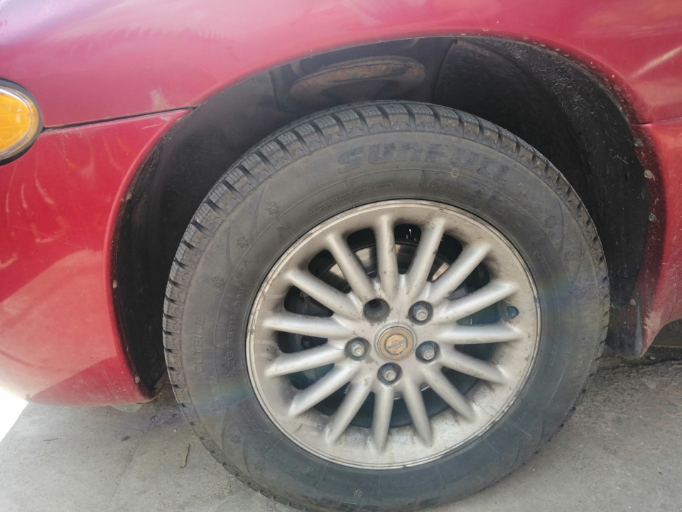 Поломка шпильки заднего колеса, замена гаек — Chrysler Town and Country ...