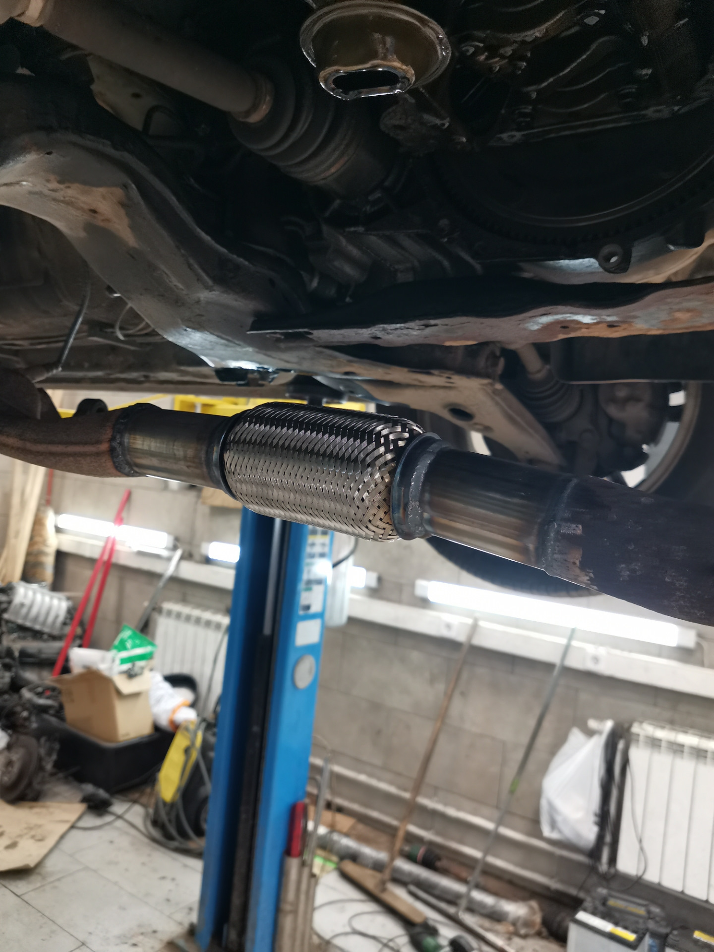 Сварка глушителя, гофры. — Mitsubishi Lancer IX, 2 л, 2006 года | визит ...