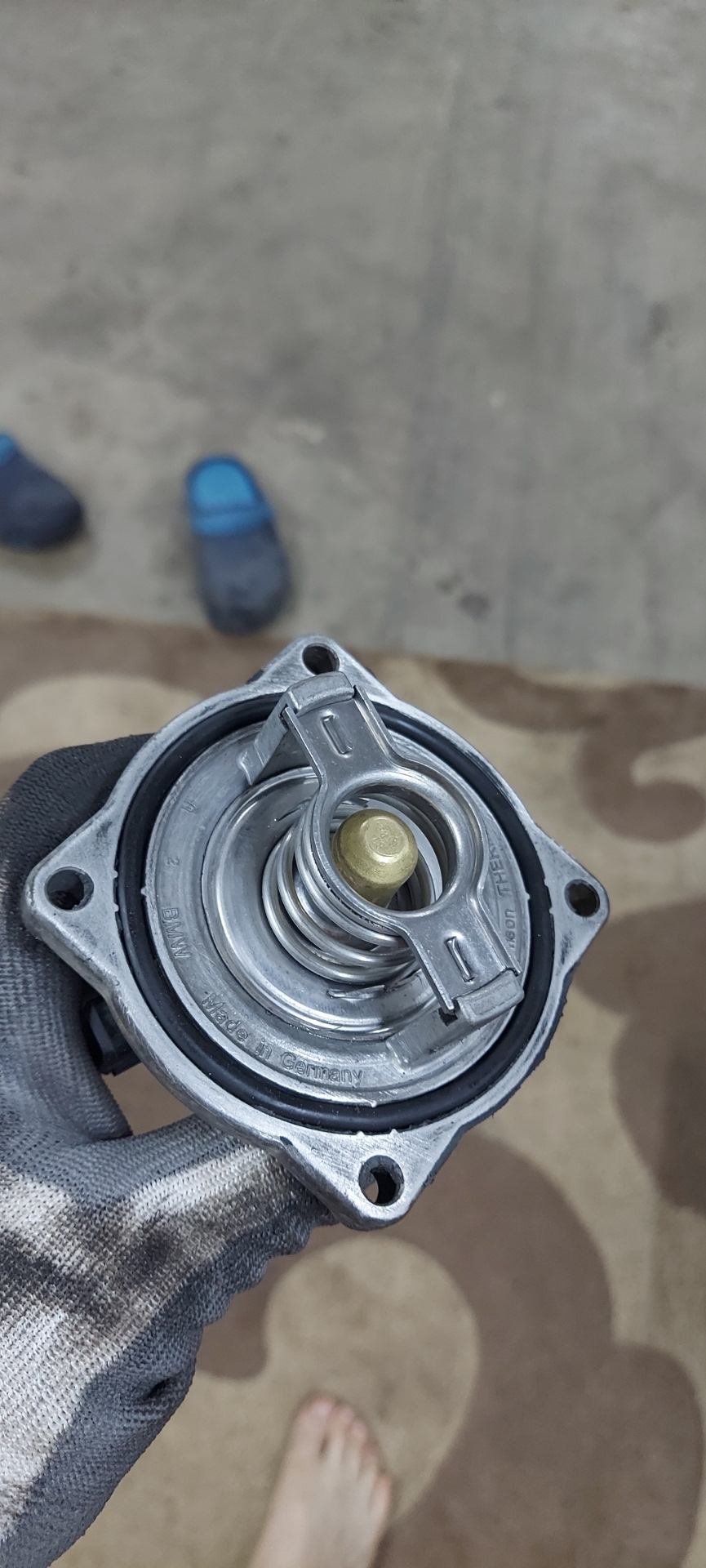 Холодный термостат — BMW 5 series (E39), 3,5 л, 1998 года | своими ...