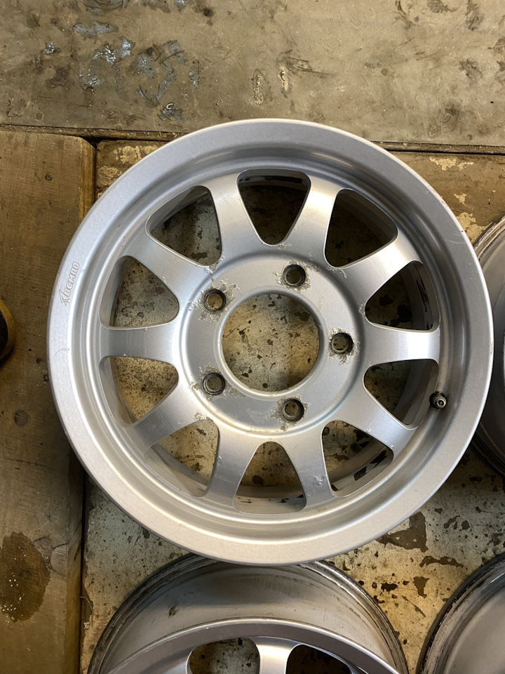 Кованые диски SLIK ВСМПО 6,5Jx15 ET40 5x139,7 на Lada Niva, Lada 2131 ...